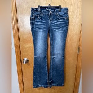 ❌SOLD❌Amethyst Jeans Size 9 Mid Rise Dark Wash Bootcut
